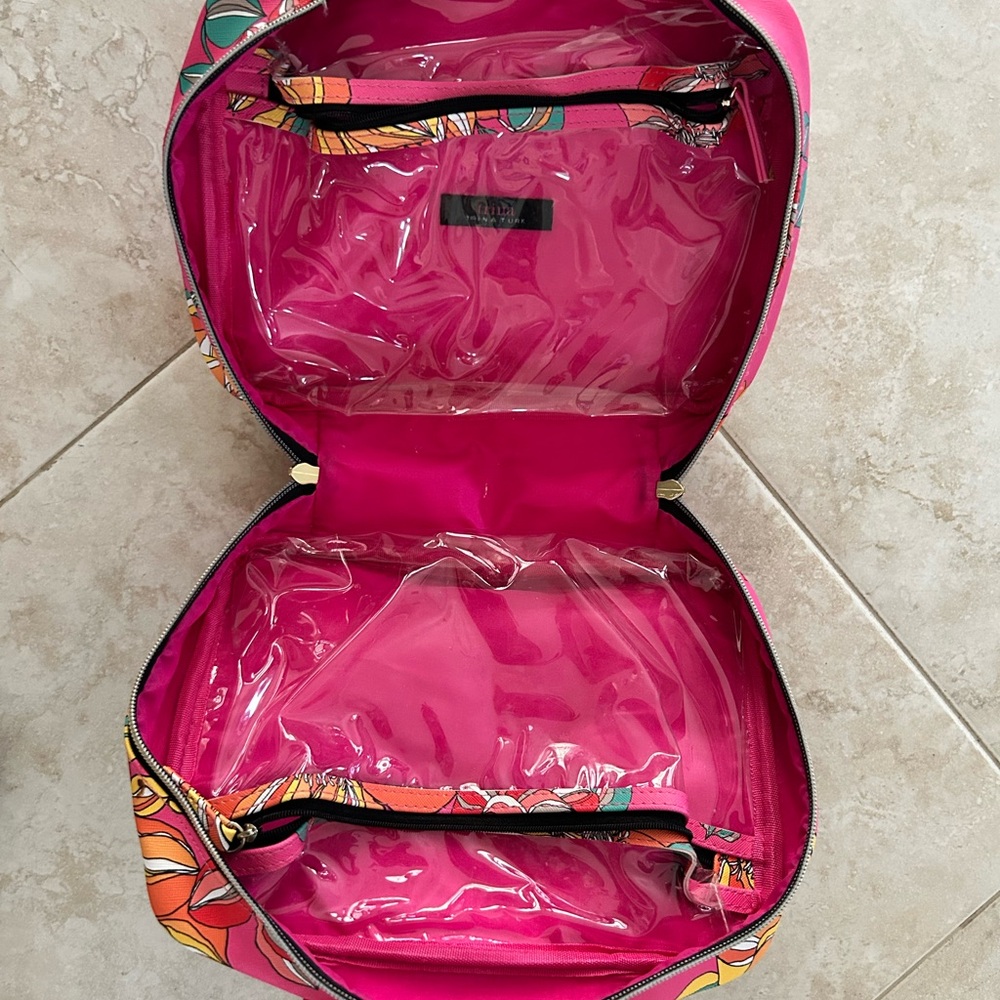 New Trina Turk Bright Pink Floral Travel Cosmetic Bag - Picture 5 of 8
